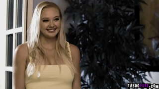 Milf Lauren Филипс и роговиден тинејџерски Paisley Портер земајќи ги врти јава Дик Chibbles огромен човек месо