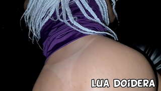 Novinha do Rio de Janeiro Lua Doidera no glory hole na festa de swing e fez flera hanar gozarem na punheta e boquete