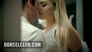 Ҷинси дилчасп бо великолепной зани Мией Малковой