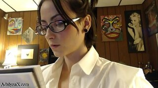 AdalynnX - Smutsiga Fisty School Girl 2