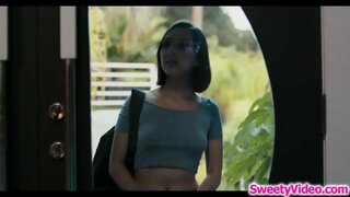 Sexy masahista scissoring uban sa iyang tomboy costumer