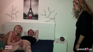 Horny mılf idi ilə mega сиськами olarsınız öz ən yaxşı dost, возящуюся və разговаривающую üçümüz