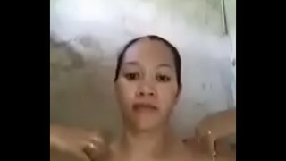 Schéinen spillen Si Hiert pyssy